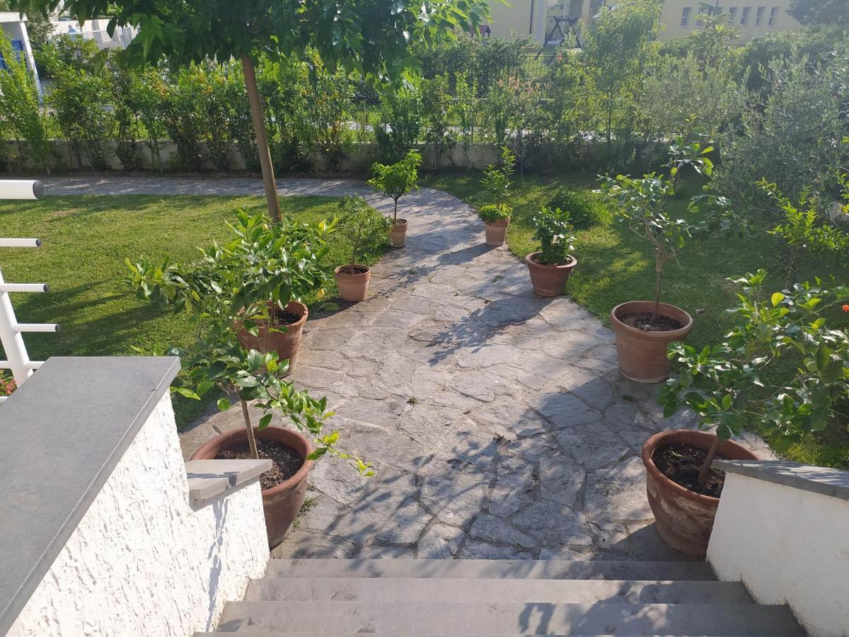 B&B Villa La Bouganville Camaiore Esterno foto