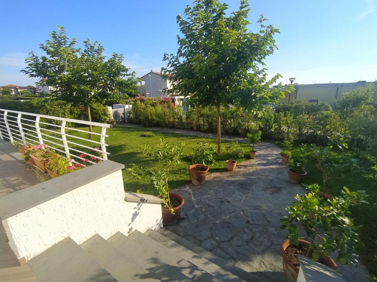 B&B Villa La Bouganville Camaiore Esterno foto